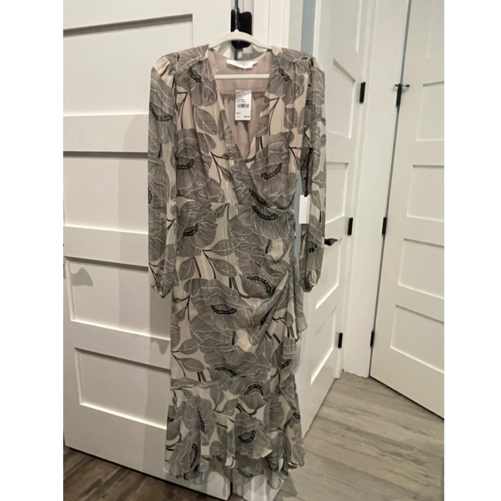 ASTR The Label Ivory Floral V-Neck Midi Dress, NWT, Large